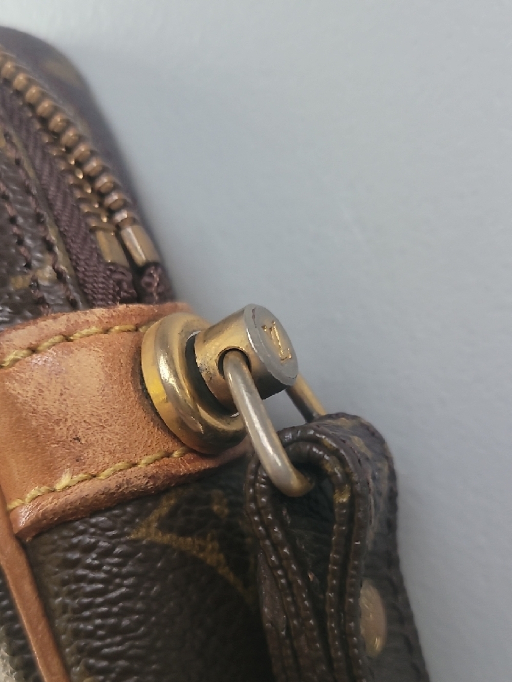 Louis Vuitton Marly Dragonne Monogram Clutch GM - Picture 7 of 16